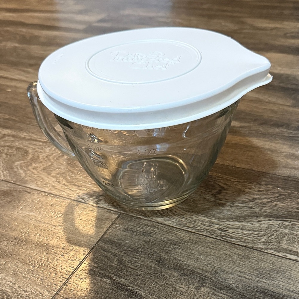 Pampered Chef 2 Qt Batter Bowl w/ Lid